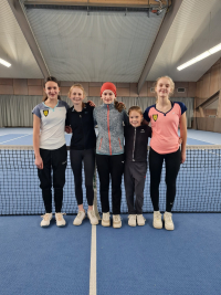 Tennis: Starker Mannschaftserfolg: Die U15 Mädchen vom Netzballverein sind Bezirksmeisterinnen in der Hallensaison