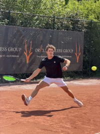 Tennis im Netzballverein: 1. Herren trotzen der Hitze - 9:0 Sieg in Osterath
